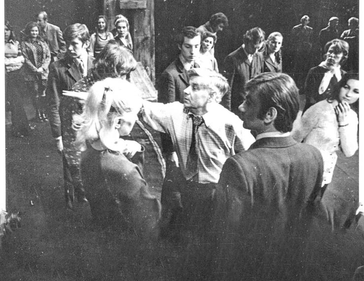 Teatro fojė puošia nauja paroda – SCENOS FRAGMENTAI